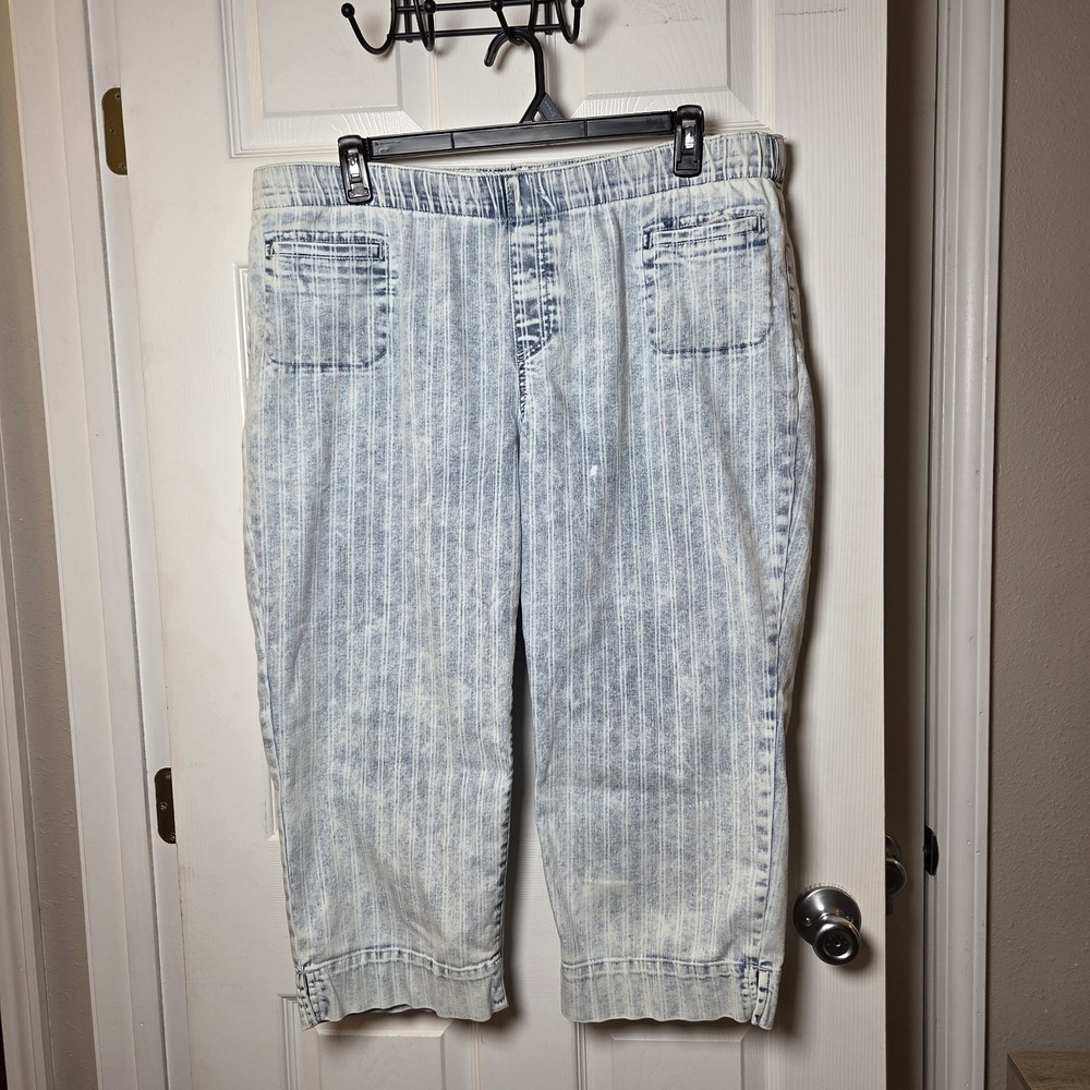 Westbound‎ Woman sz 18W pull on cropped capri jeans acid wash striped casual